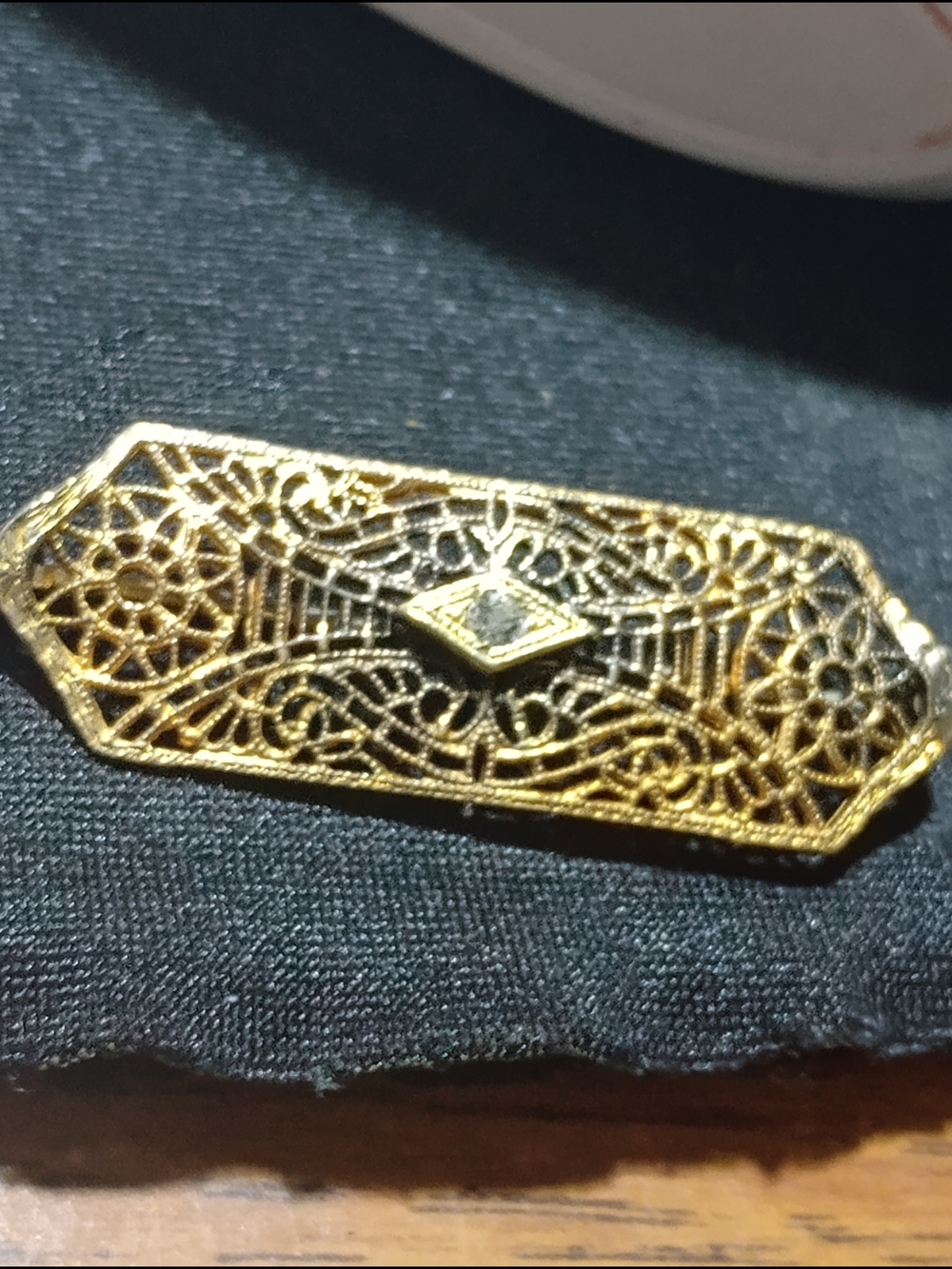 Gold Filigree Bar Brooch - 1930.  Intricate Openwork Design. ArtDeco. Estate